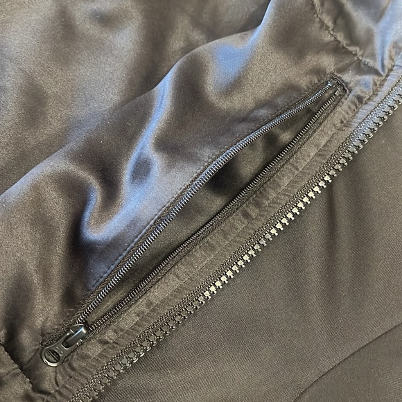 ALO Yoga Wintry Line Cropped Jacket - Picture 12 of 16